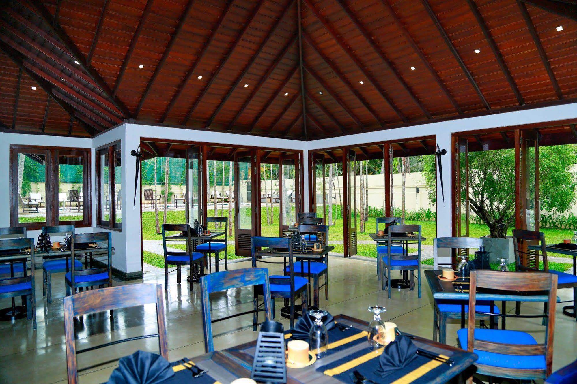 Tranquil Negombo Boutique Hotel Exterior foto