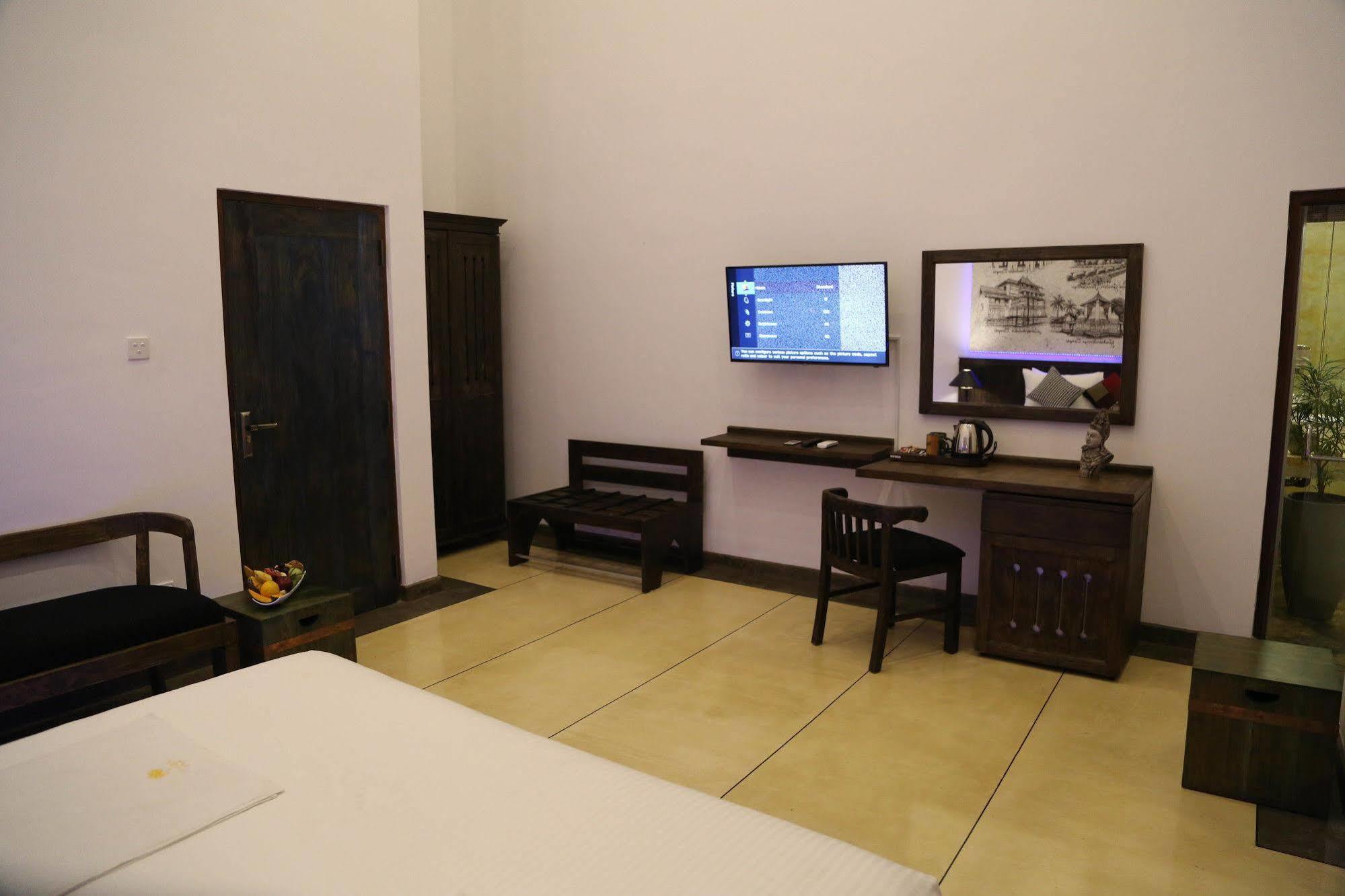 Tranquil Negombo Boutique Hotel Exterior foto