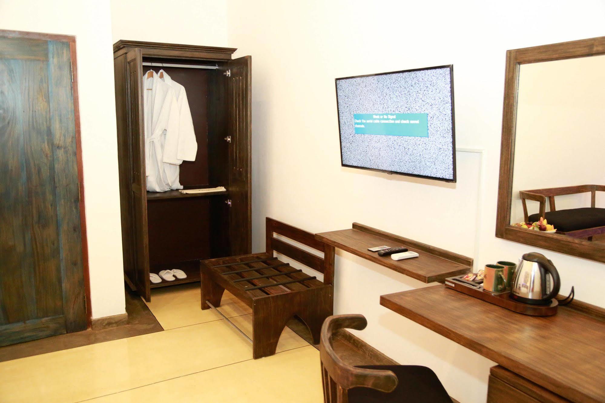 Tranquil Negombo Boutique Hotel Exterior foto